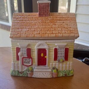 Nestle Toll House House Cookie Jar